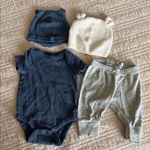 Baby Gap 4 piece set -Navy Baby Bodysuit & pants 0-3M, hats 3-6M